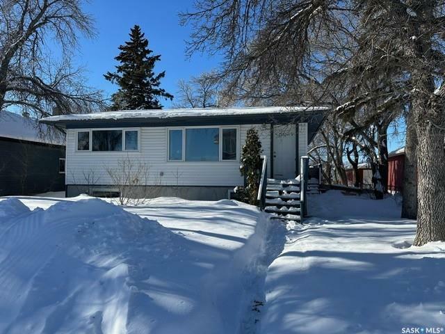 Property Photo: 1052 Edgar Street SK S4N 3J4
