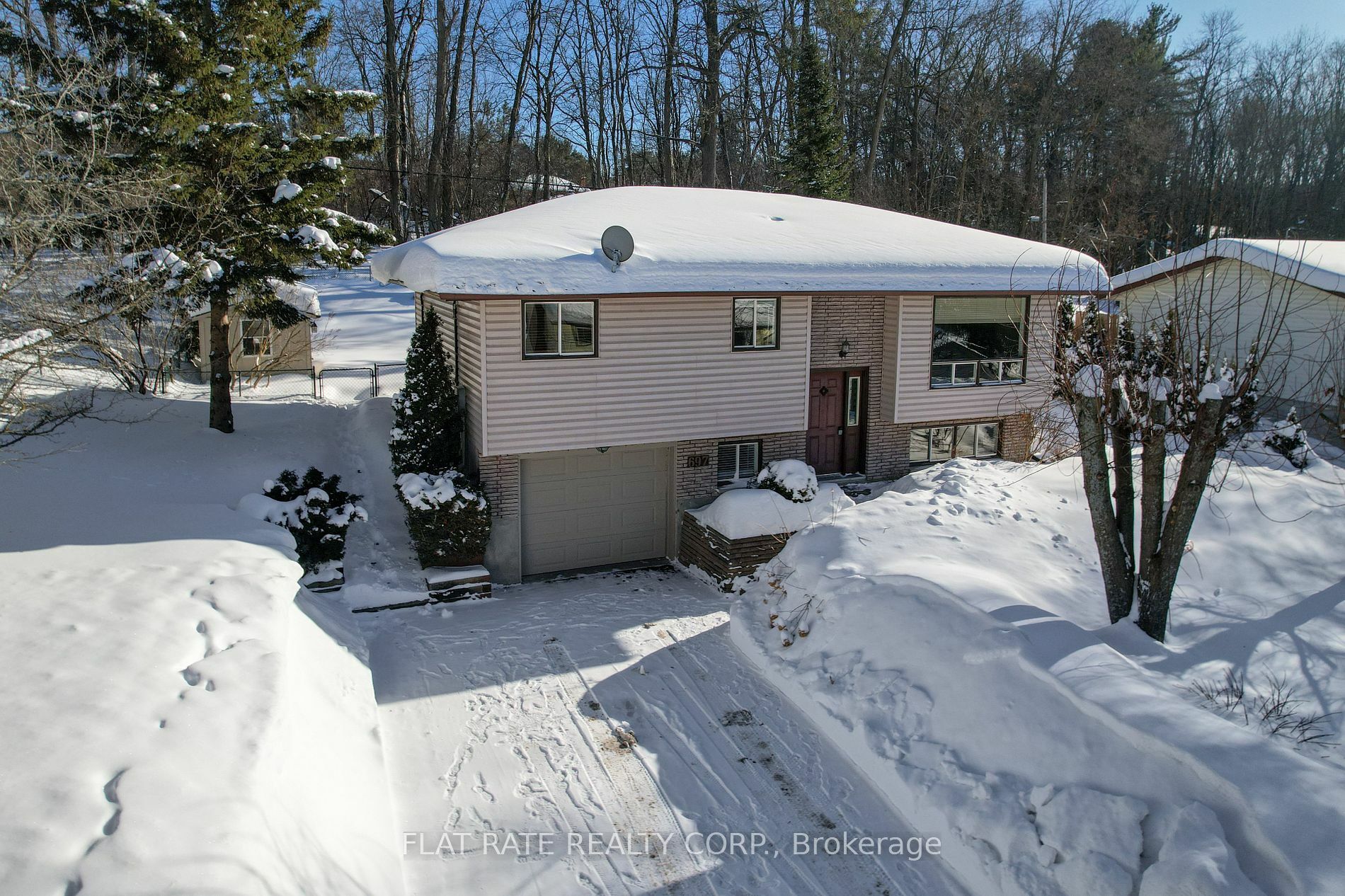 697 Peterborough Ave  Smith-Ennismore-Lakefield ON K0L 1H0 photo