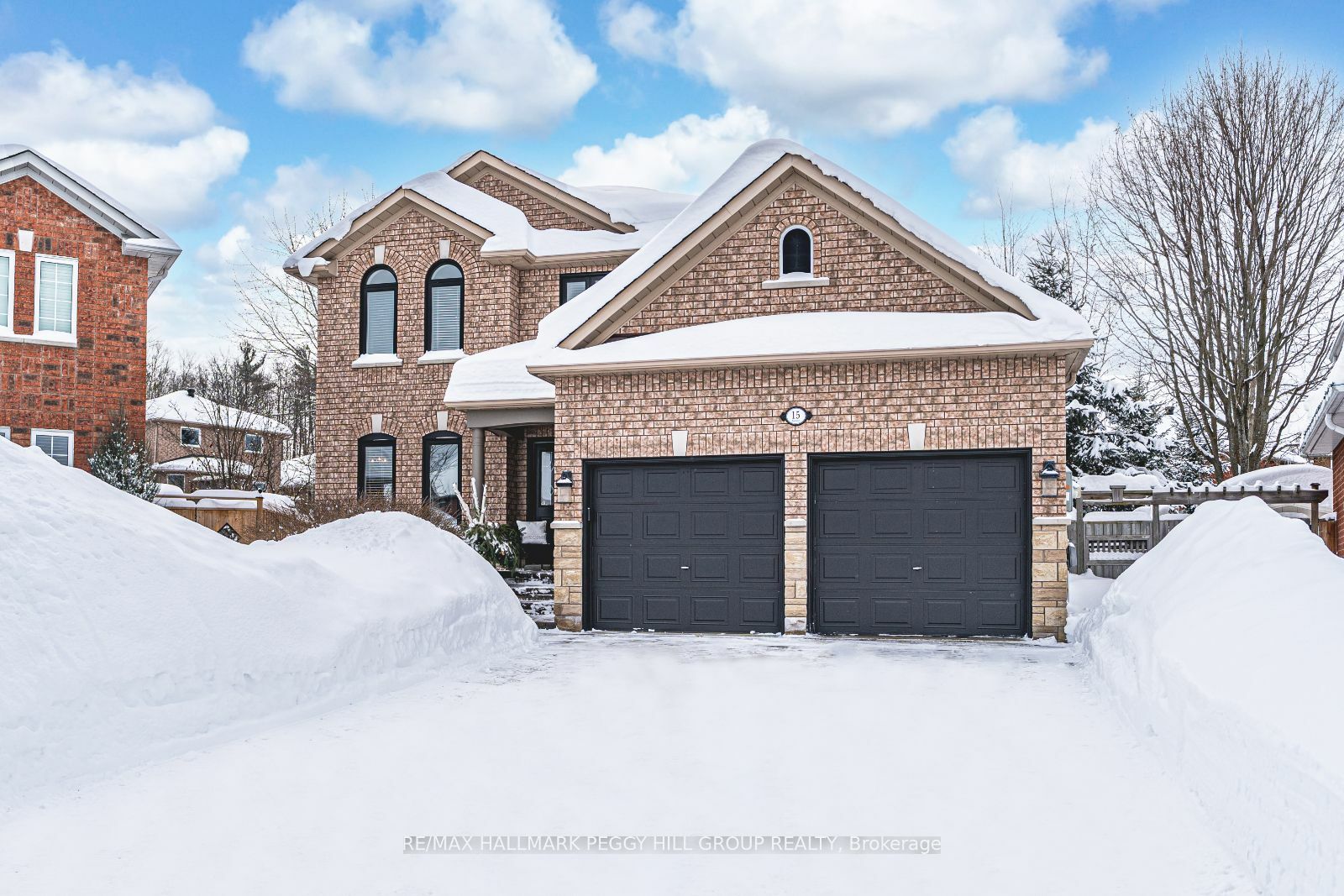 Property Photo:  15 Sandalwood Crt  ON L4N 0G8 