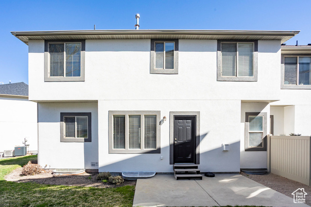 Property Photo: 898 E Tendoy Ct S UT 84020