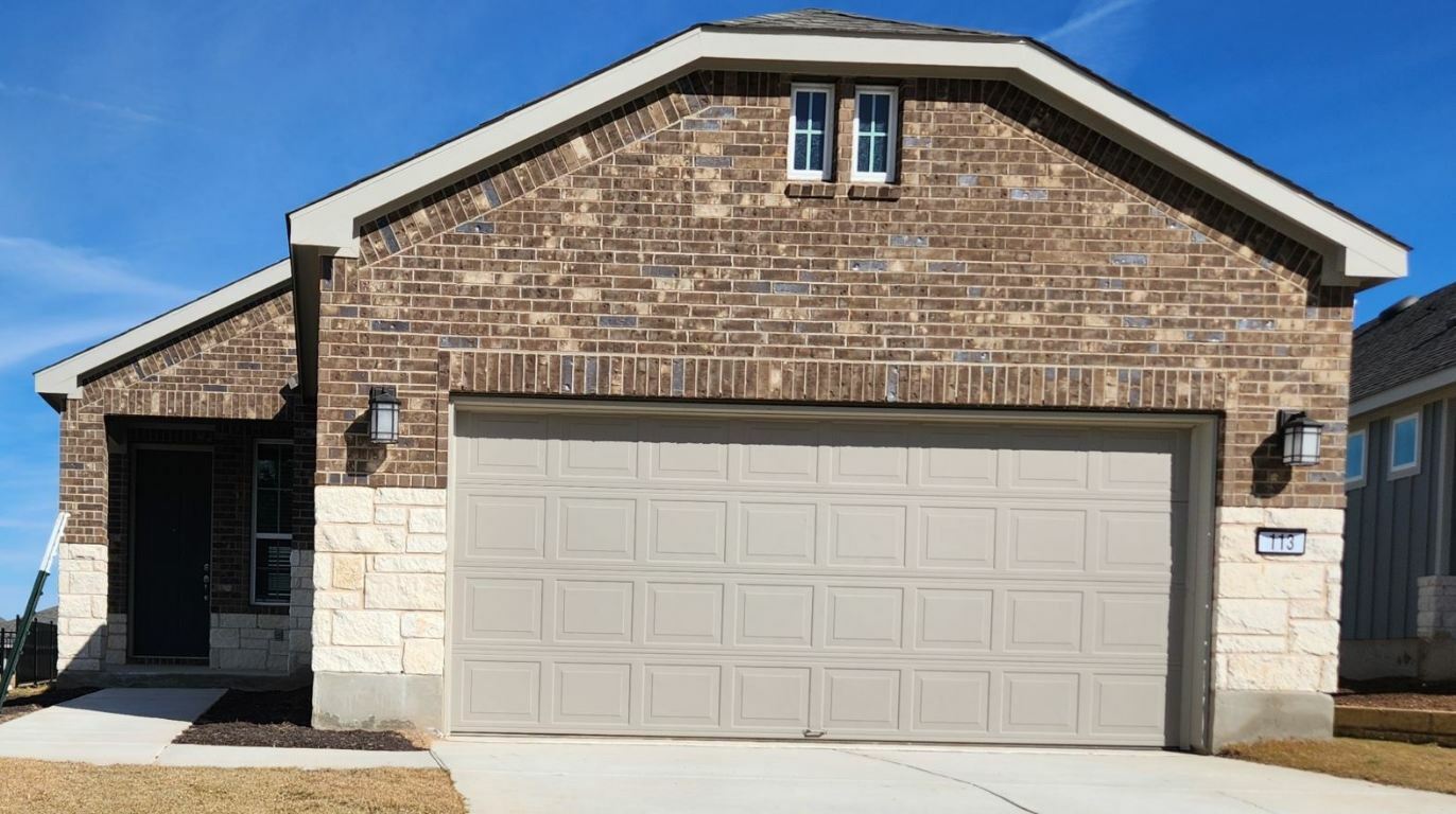 Property Photo: 113 Crossbar Street TX 78633