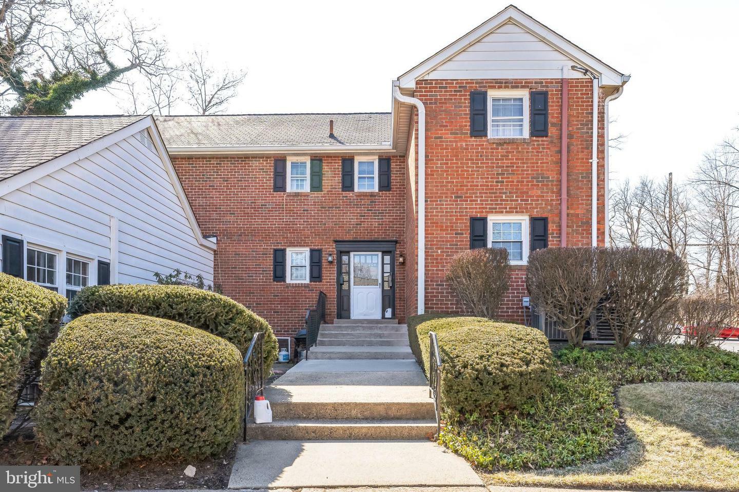 Property Photo: 203 Yardley Cmns PA 19067