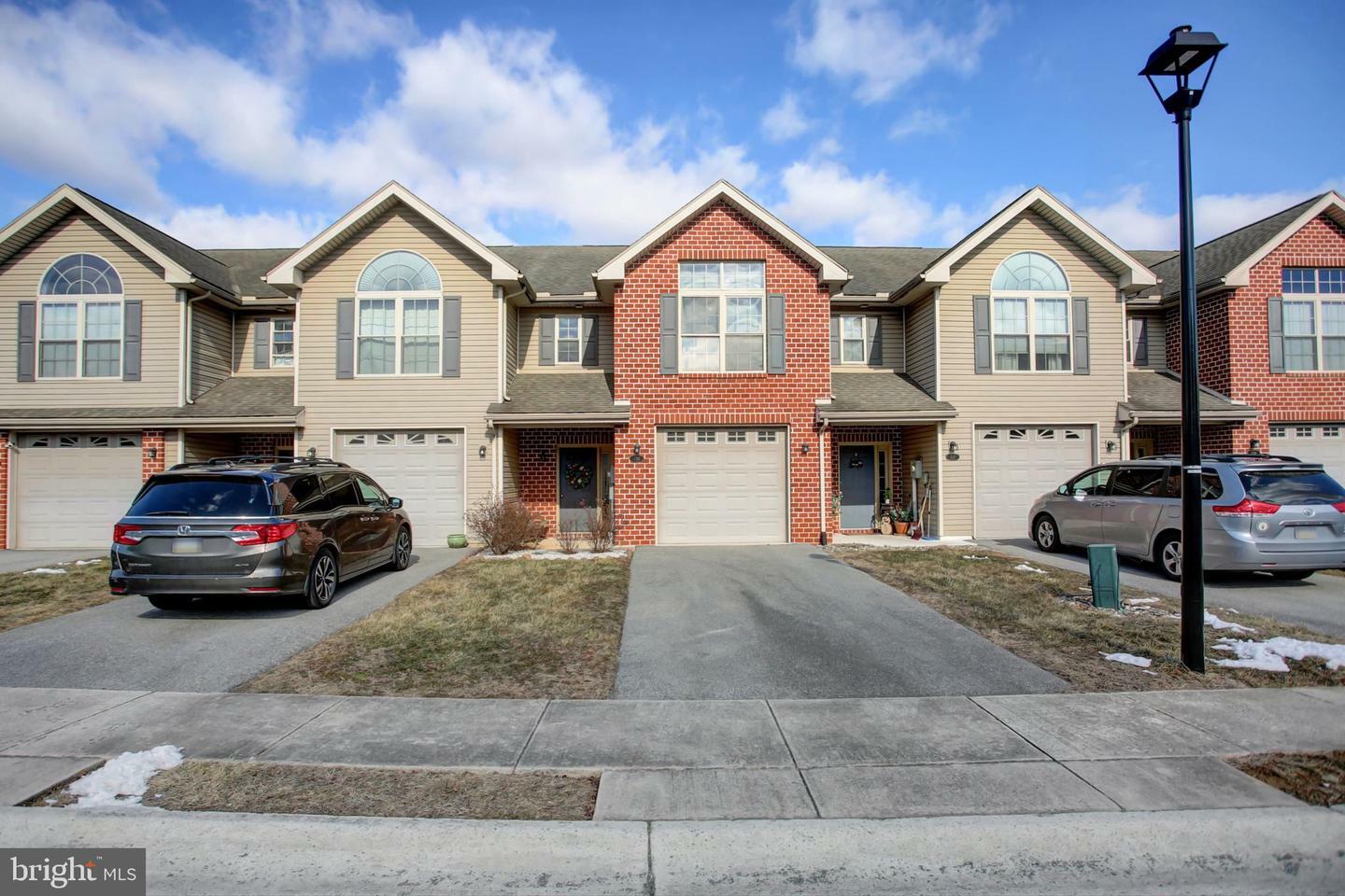 735 Bassett Drive  Chambersburg PA 17201 photo