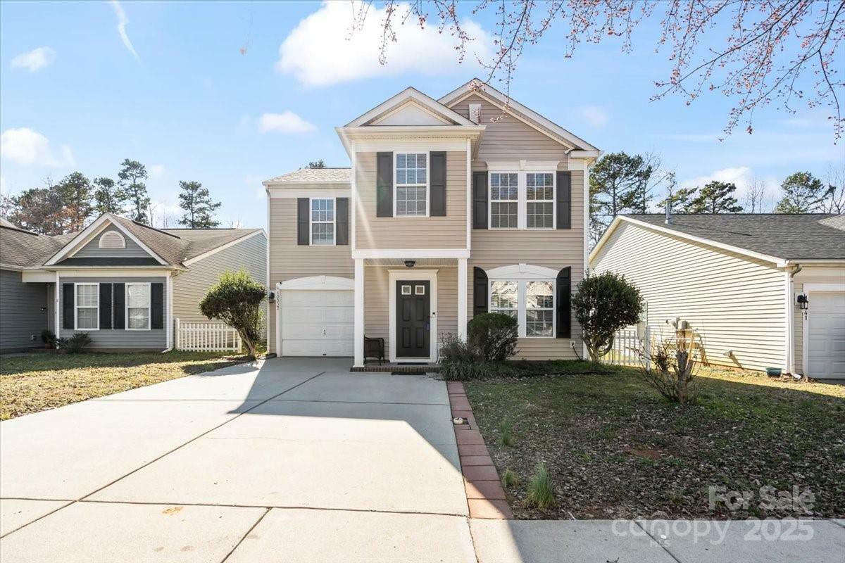 Property Photo: 10337 Hugue Way NC 28214