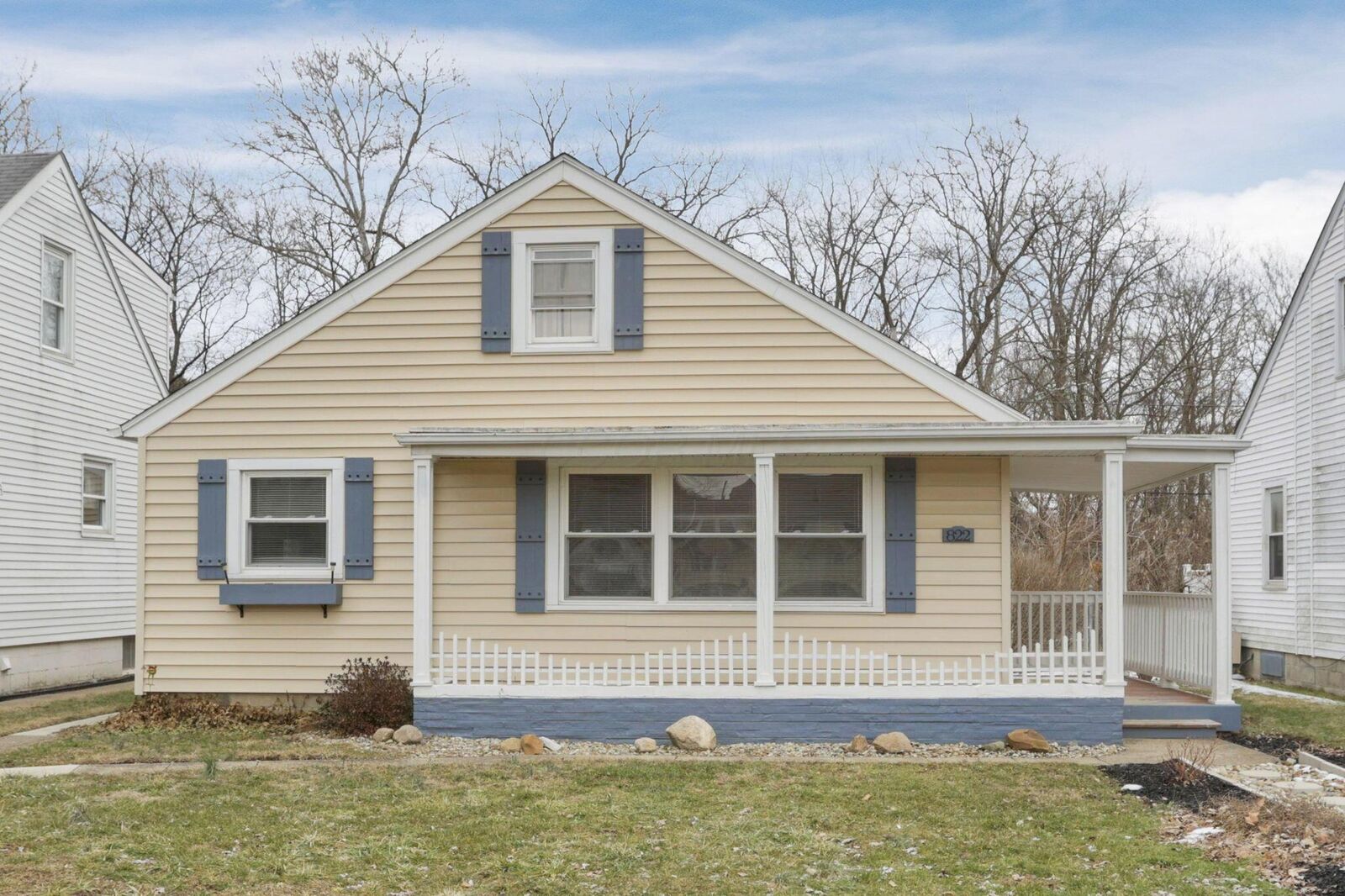 Property Photo:  822 N Eastwood Avenue  OH 43130 