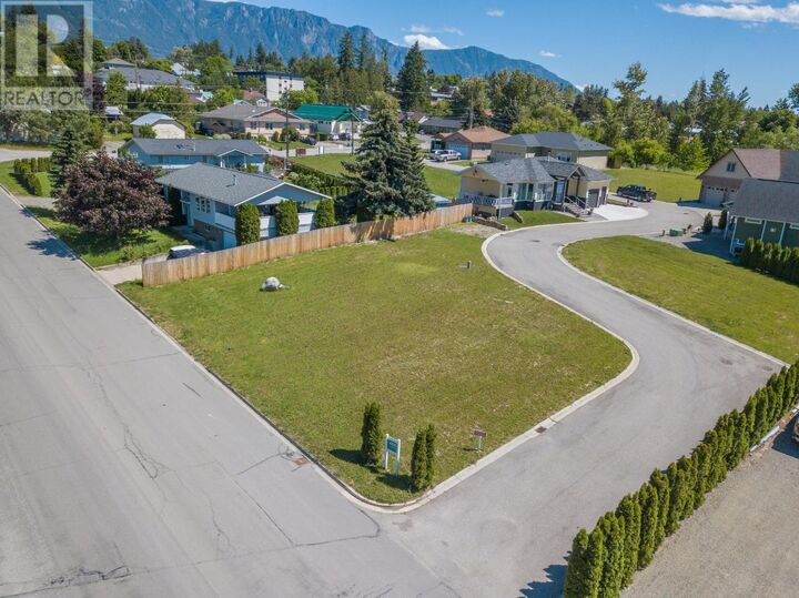 Property Photo:  405 Canyon Street 1  BC V0B 1G3 