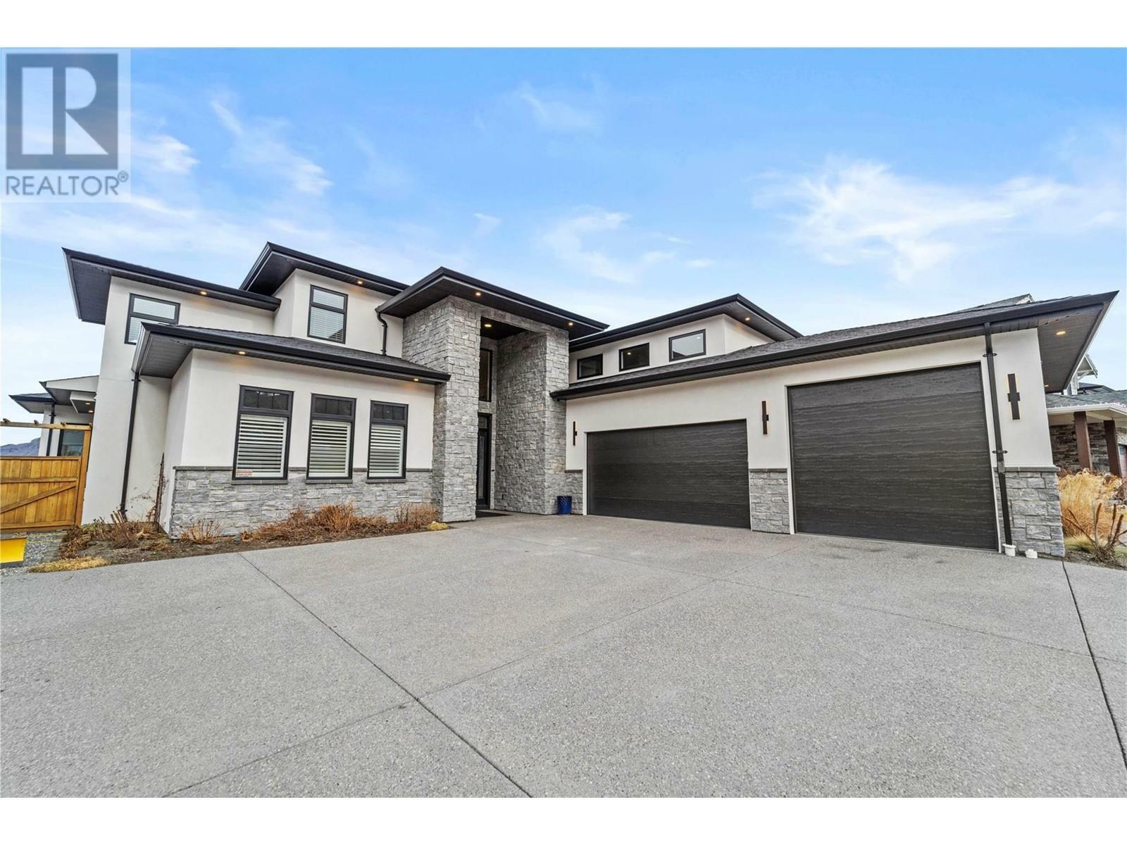 Photo de la propriété: 1330 Myra Place BC V2E 0C3