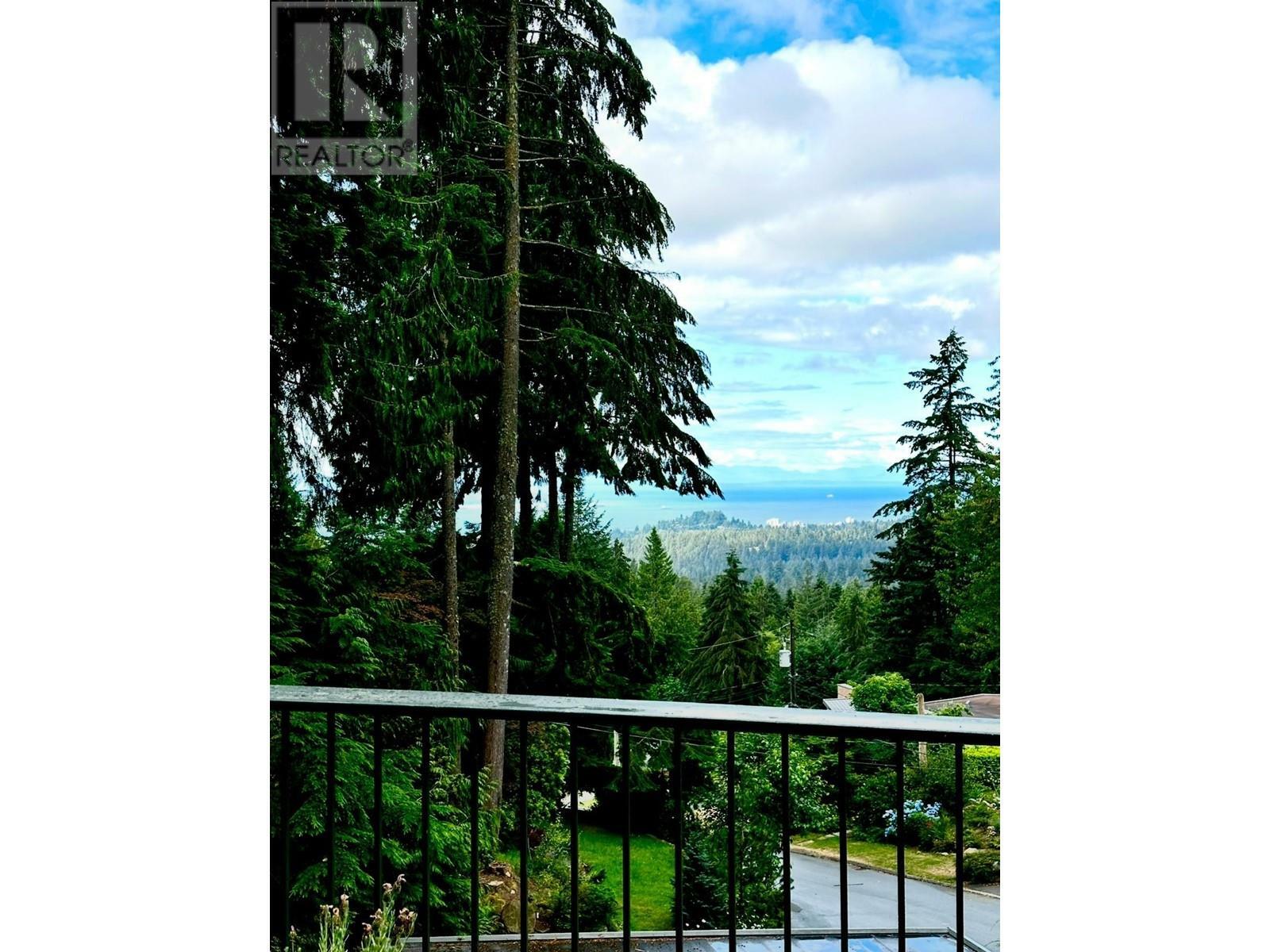 Photo de la propriété:  550 Ventura Crescent  BC V7N 3G9 