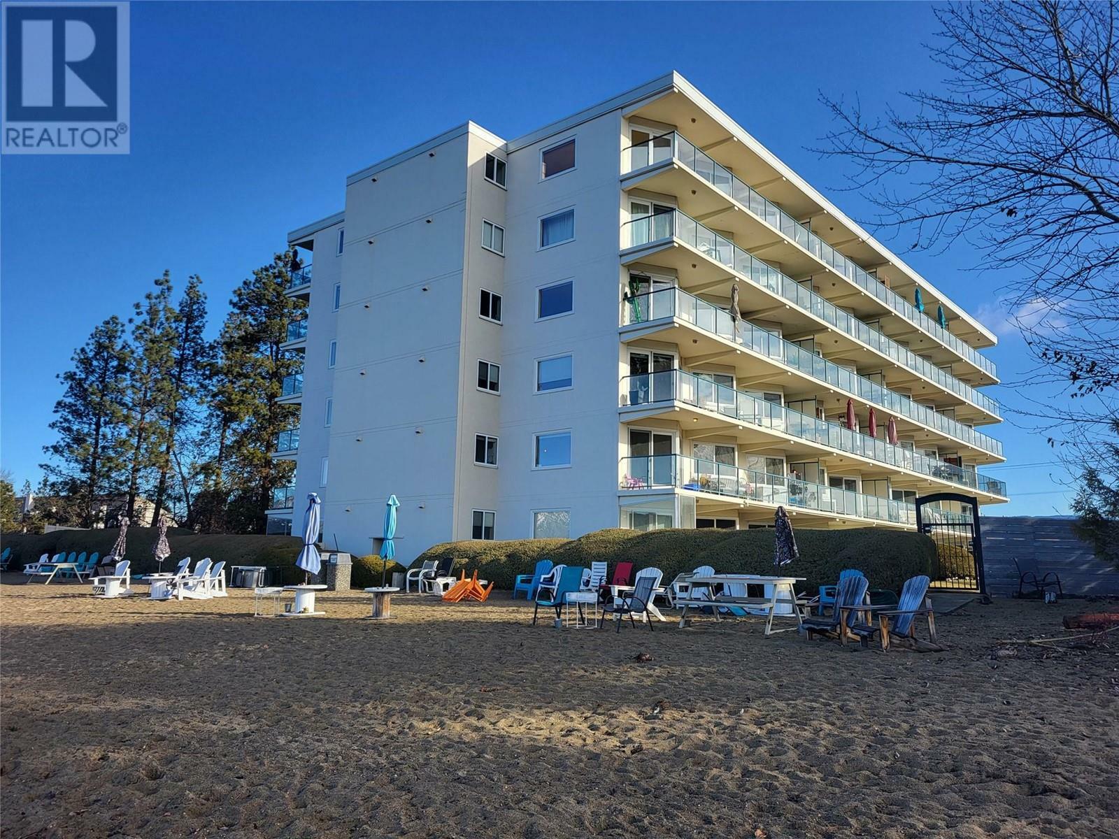 Photo de la propriété: 4058 Lakeshore Road 205 BC V1W 1V6