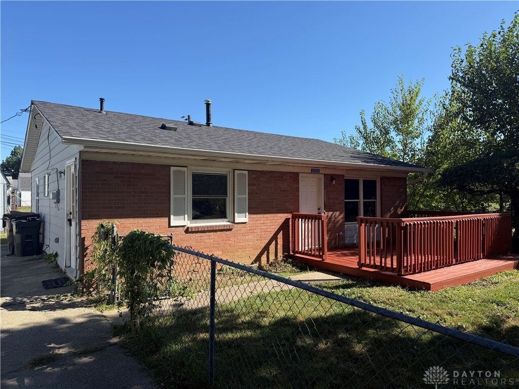 Property Photo:  2203 Arthur Avenue  OH 45414 