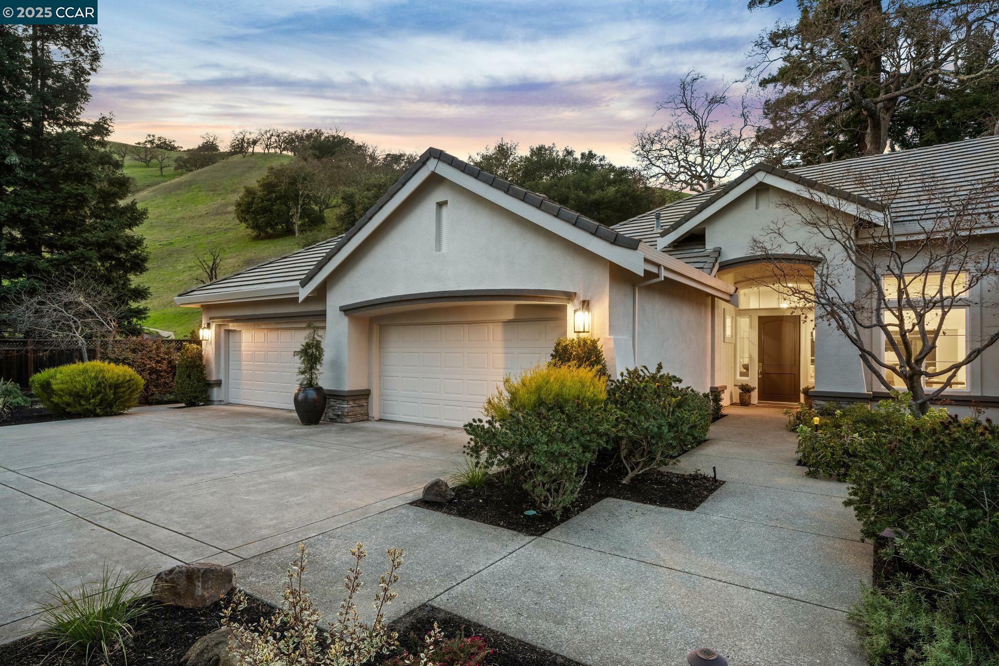 Property Photo:  947 Pepperwood Dr  CA 94506 