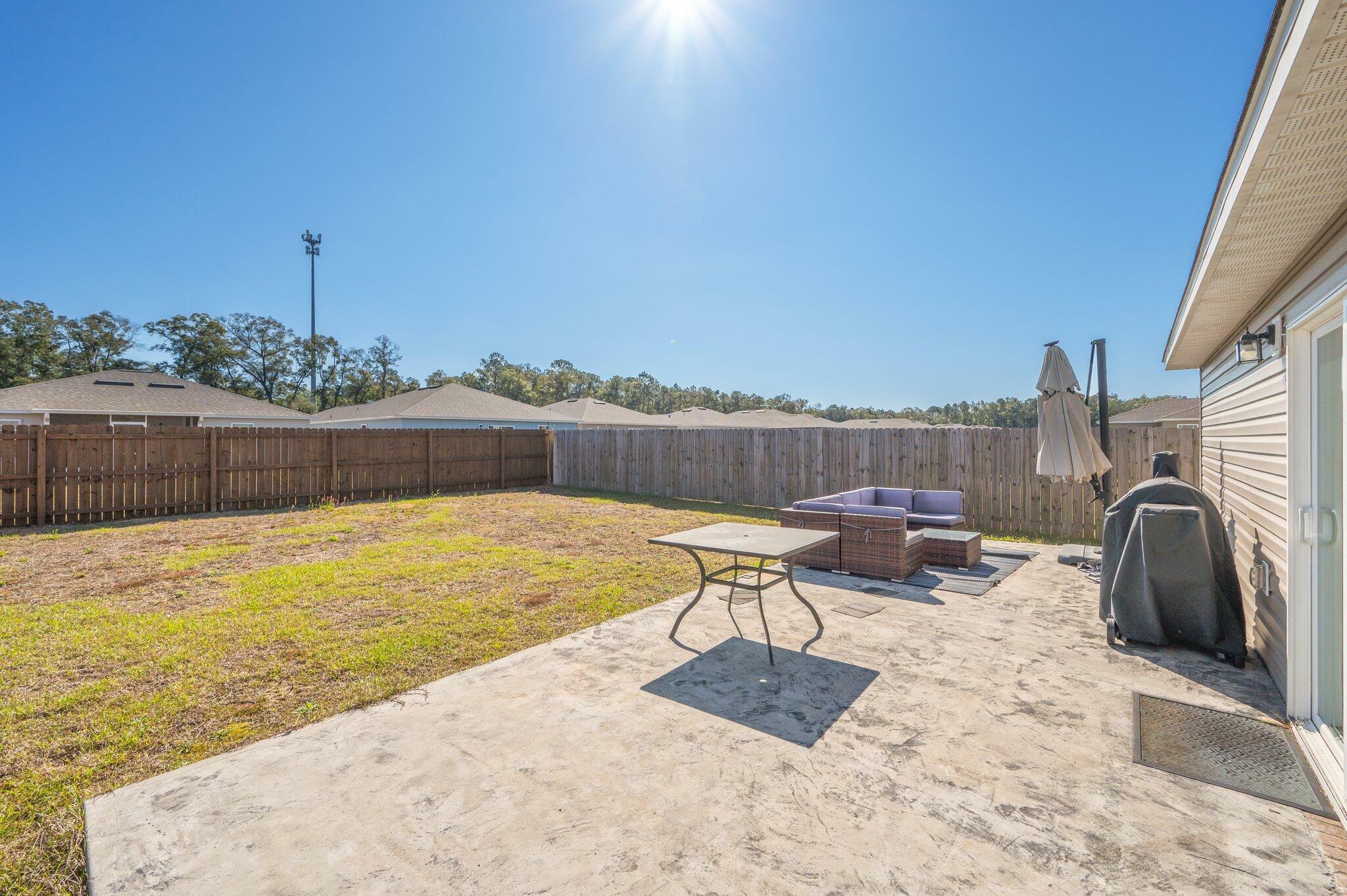 Property Photo: 4378 Jitterbug Street FL 32583