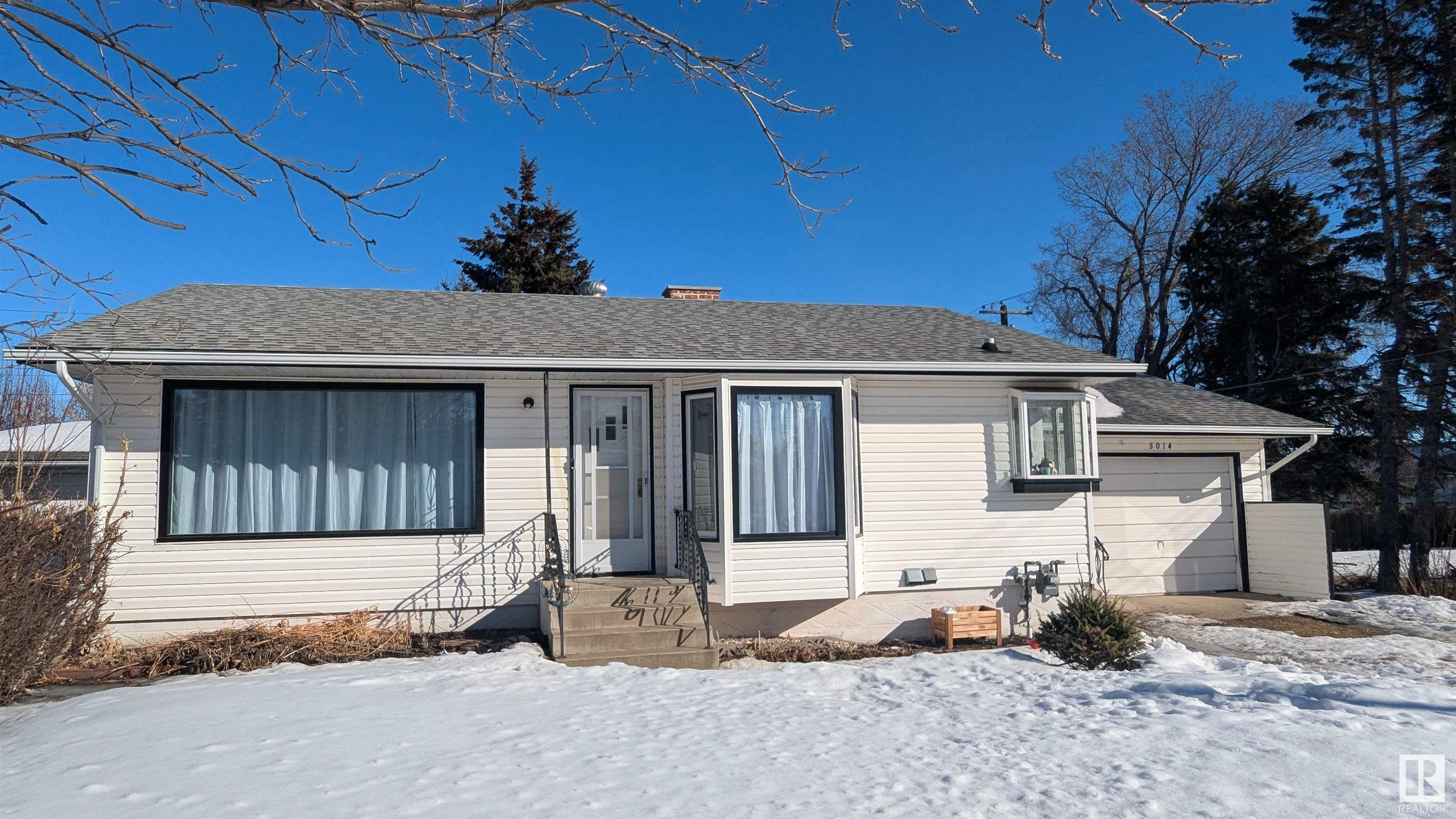 Property Photo:  5014 45B Avenue  AB T9C 1L6 