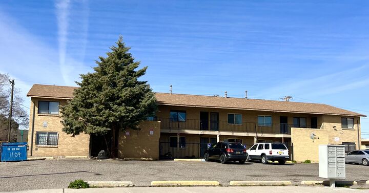 1109 Arizona Street SE  Albuquerque NM 87108 photo