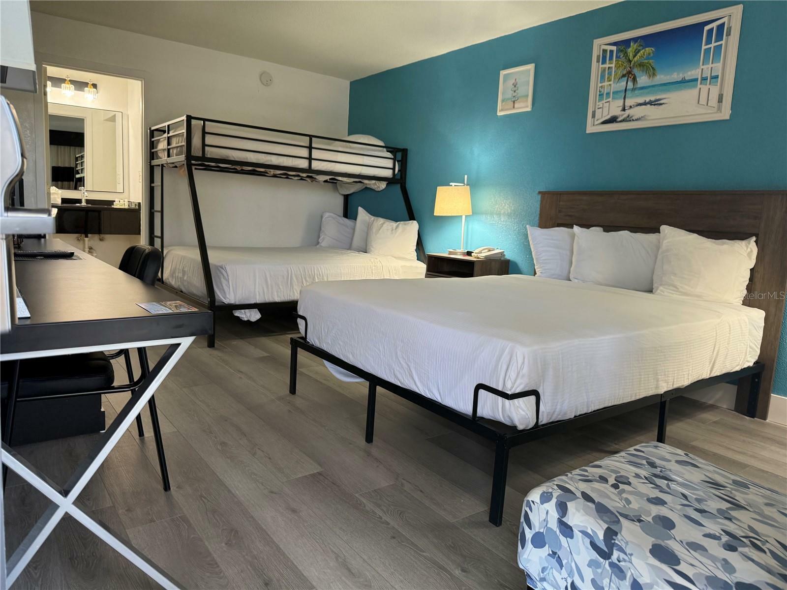 Property Photo: 7150 N Tamiami Trail S512 FL 34243