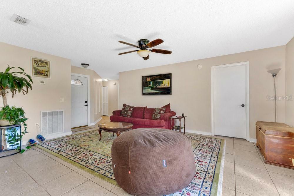 Property Photo:  1716 Terry Circle NE  FL 33881 