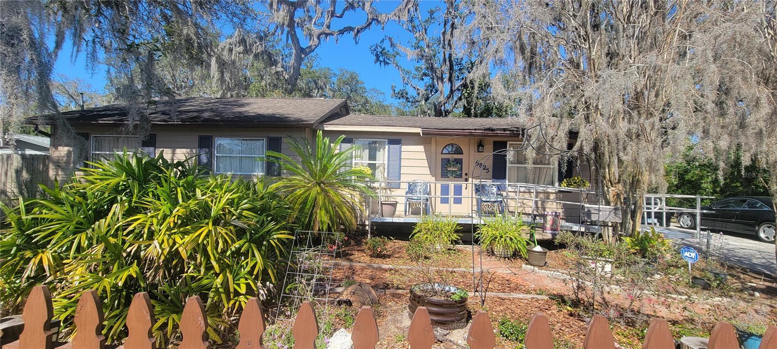 Property Photo: 6825 Main Street FL 34653