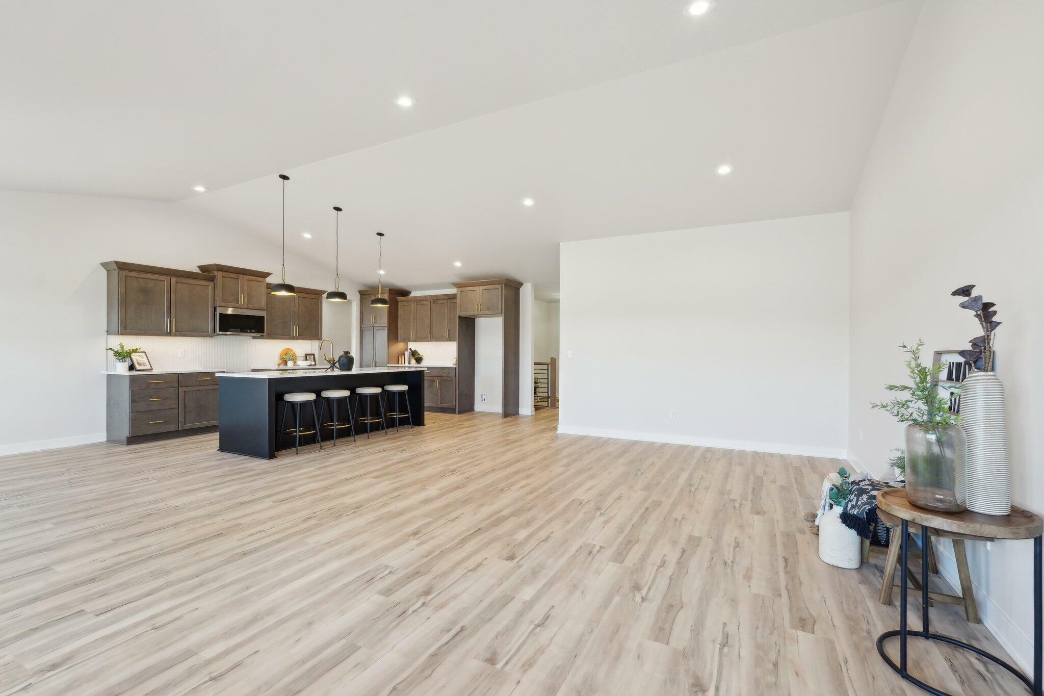 Property Photo: 515 Raybern Ct 7 WI 53075