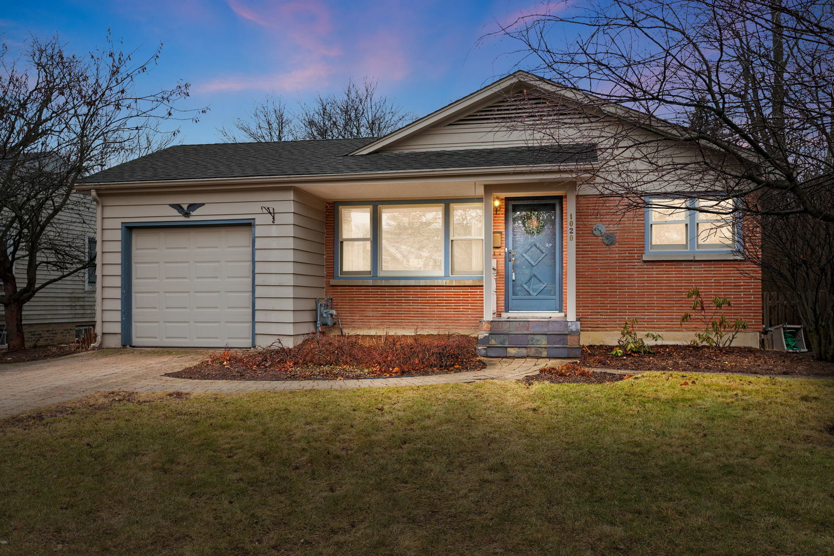 Property Photo: 1020 S Gables Boulevard IL 60189