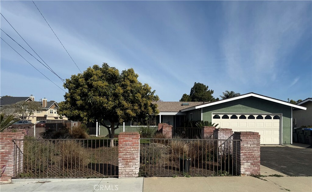 Property Photo:  1415 Nice Avenue  CA 93433 