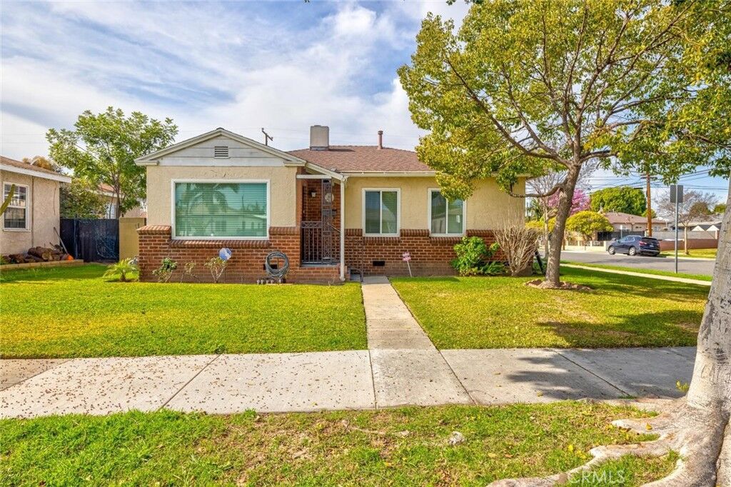 Property Photo:  2403 Senta Avenue  CA 90040 