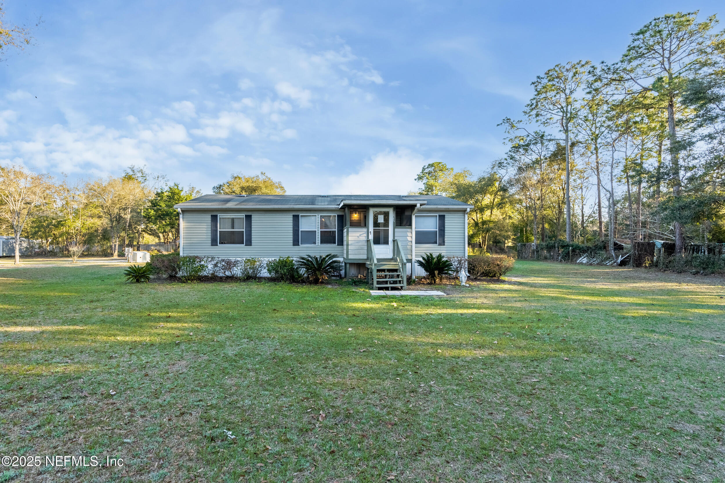 Property Photo:  85632 Radio Avenue  FL 32097 