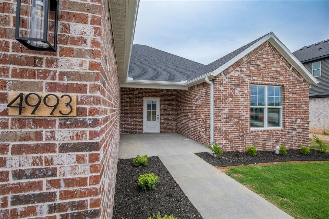 Property Photo:  4993 Farmhouse Street  AR 72762 