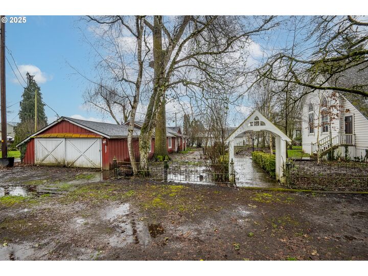 Property Photo:  30045 Highway 99E  OR 97377 