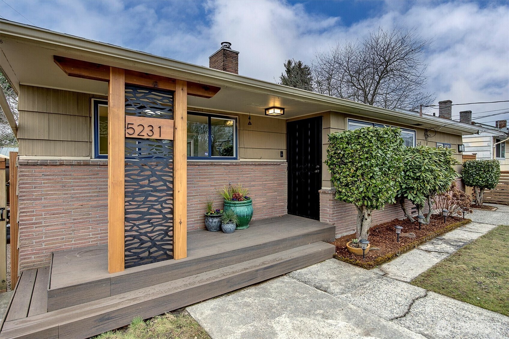 Property Photo: 5231 26th Avenue S WA 98108