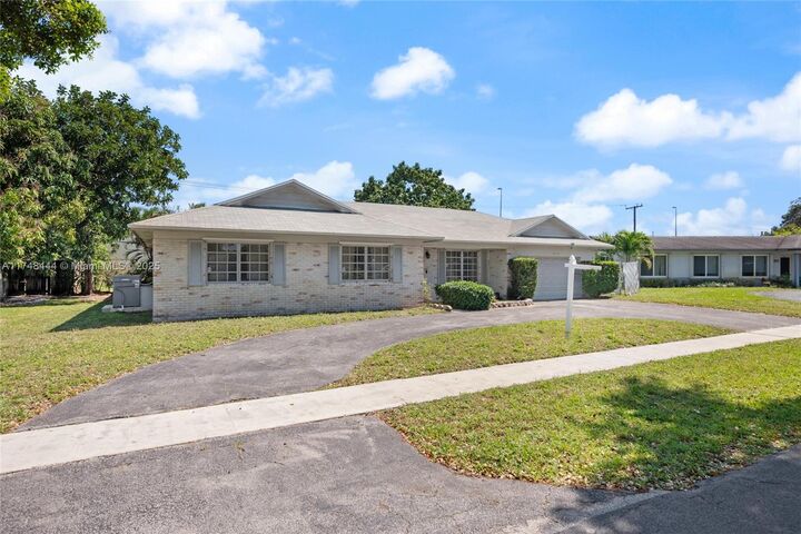 940 SW 52nd Ave  Plantation FL 33317 photo