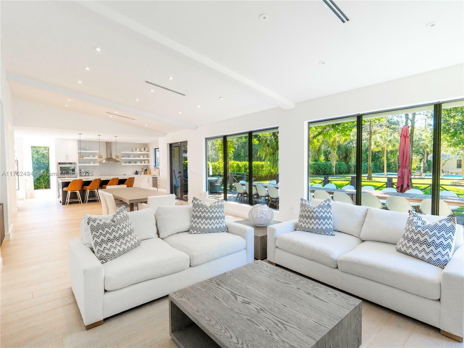 Property Photo:  317 Bayberry Dr  FL 33317 