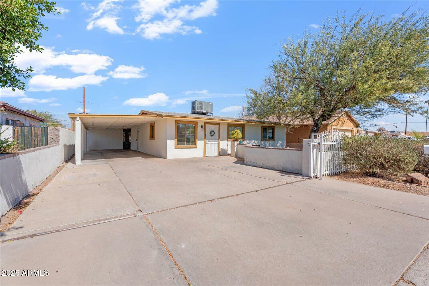 Property Photo:  416 W Chambers Street  AZ 85041 