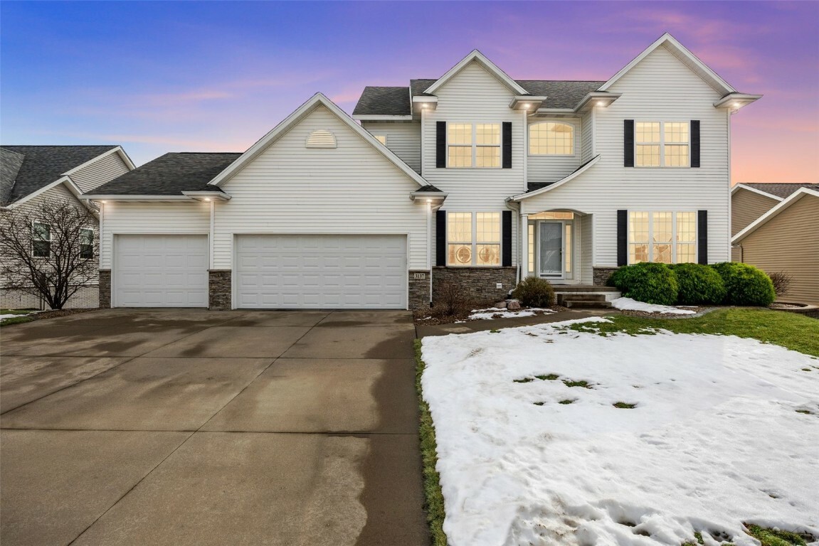 Property Photo: 3137 Brookfield Dr IA 52302