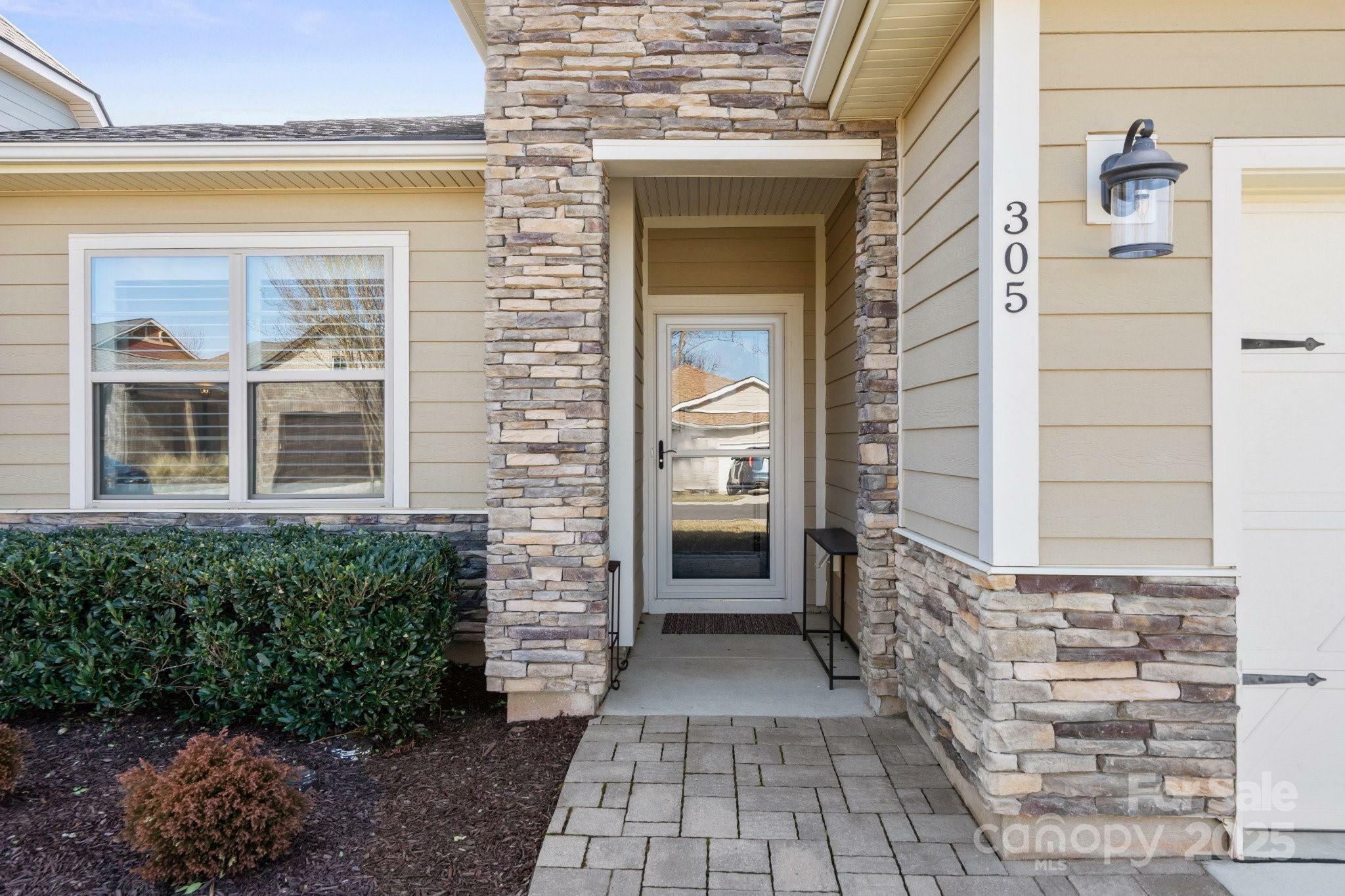 Property Photo: 305 Hemlock Bluff Court NC 28037
