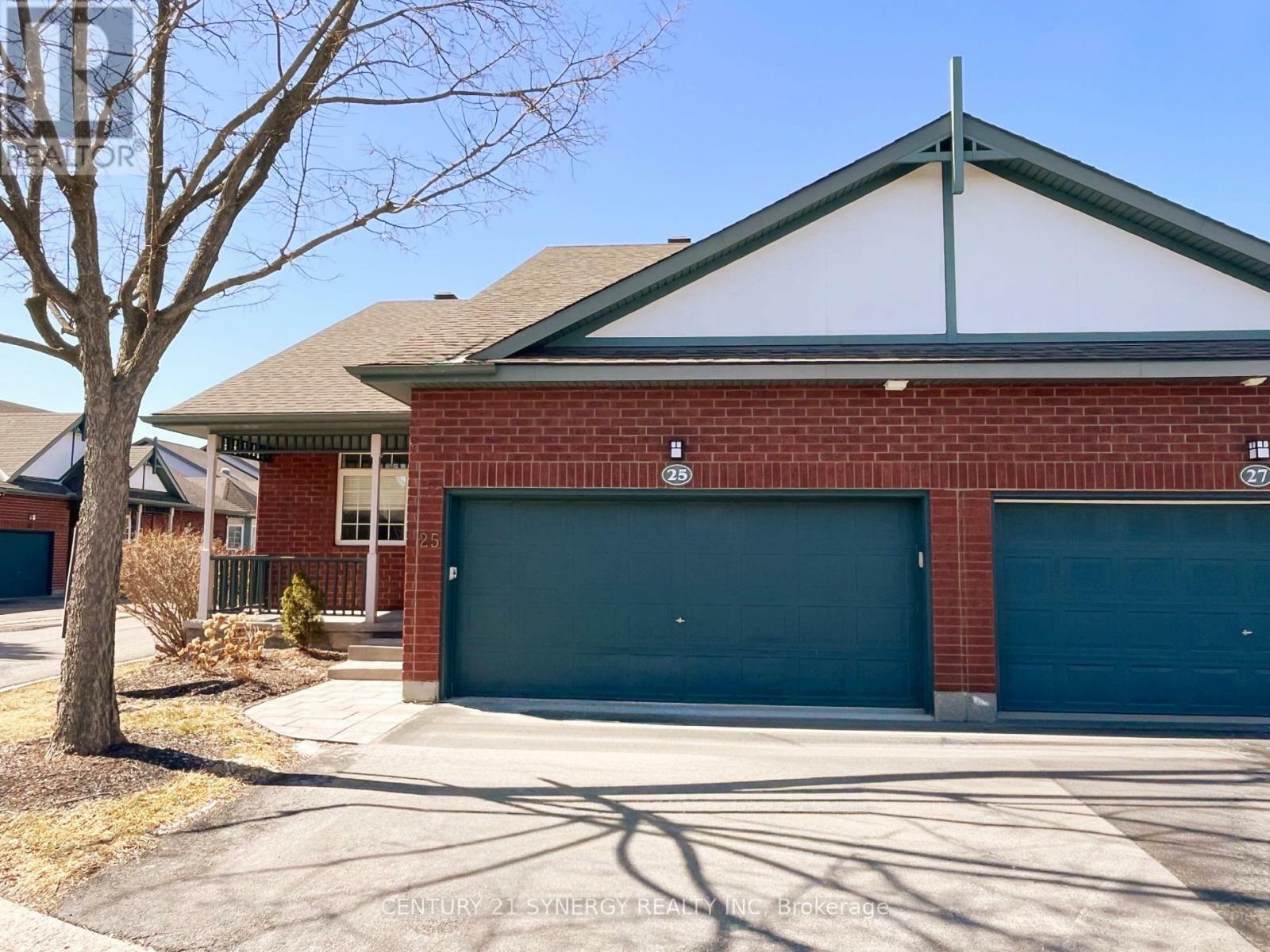 Photo de la propriété: 25 Briardale Crescent North ON K2E 1C3