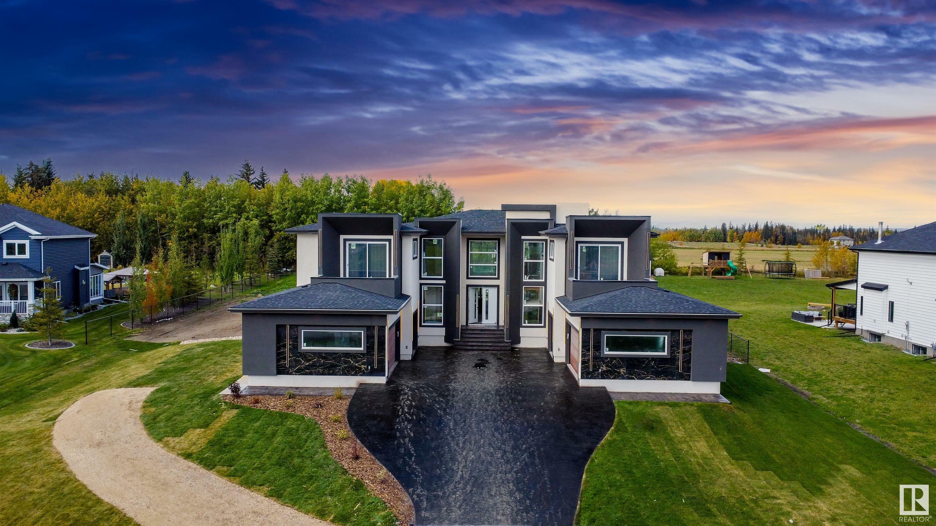 Property Photo: 26409 Twp Rd 532A AB T7X 0W7