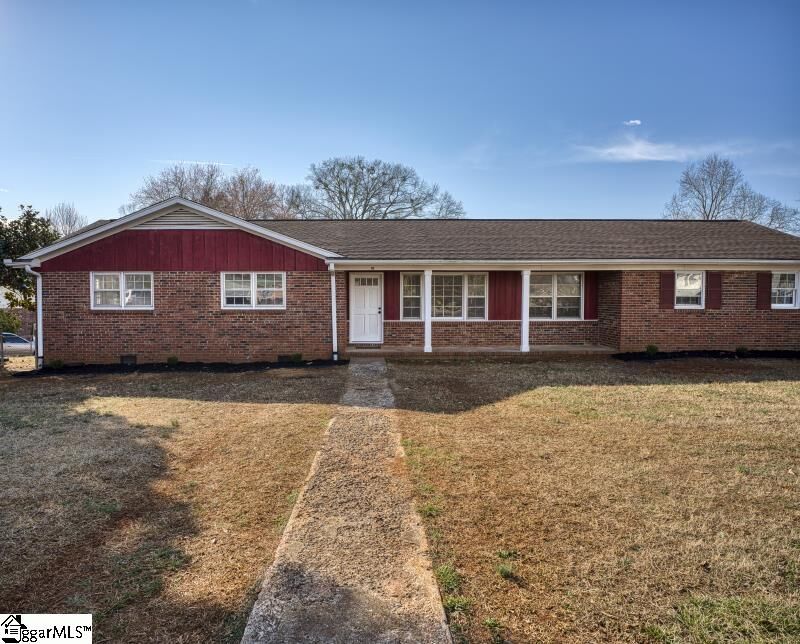 Property Photo:  15 Mistletoe Drive  SC 29617 