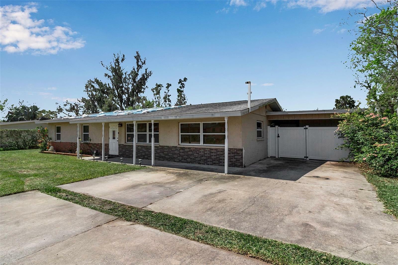 Property Photo:  605 15th Avenue Drive E  FL 34221 