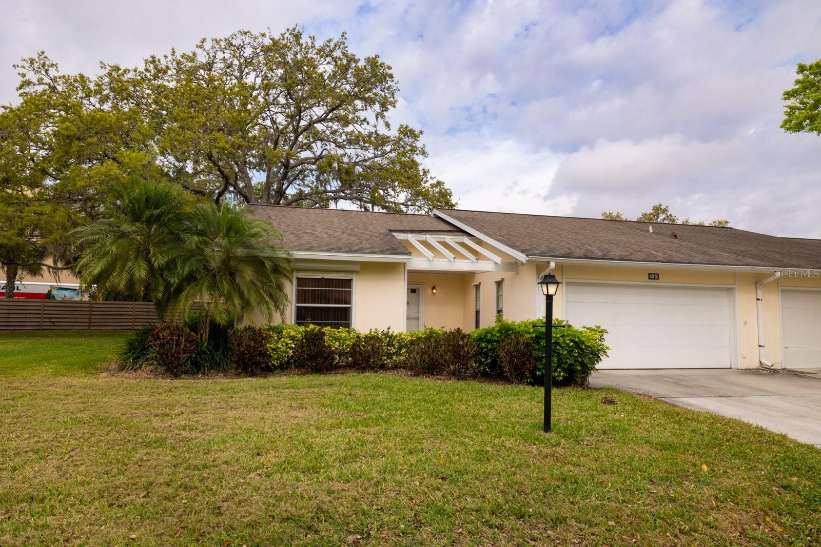 Property Photo:  4018 Oakhurst Drive 3181  FL 34233 