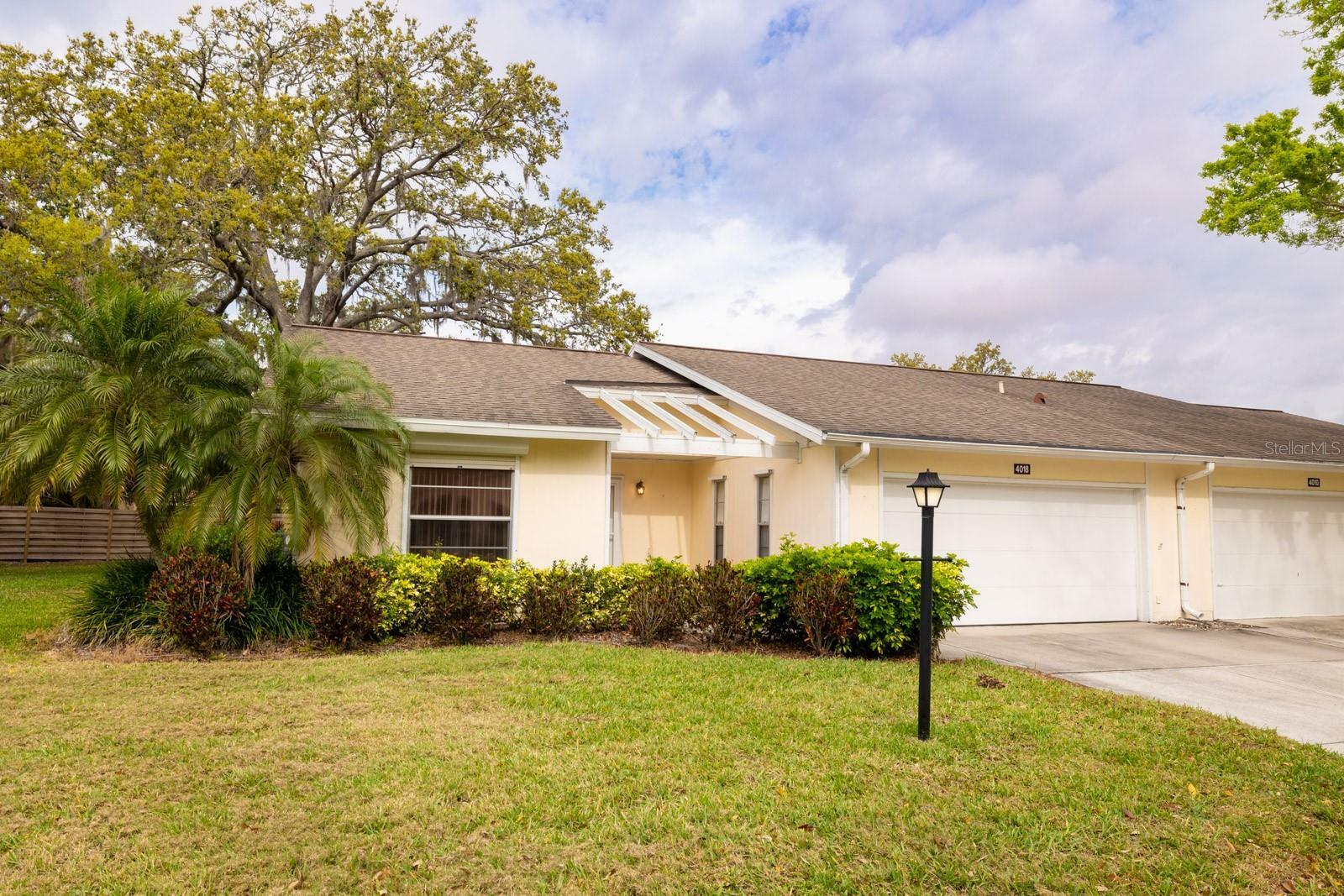 Property Photo:  4018 Oakhurst Drive 3181  FL 34233 