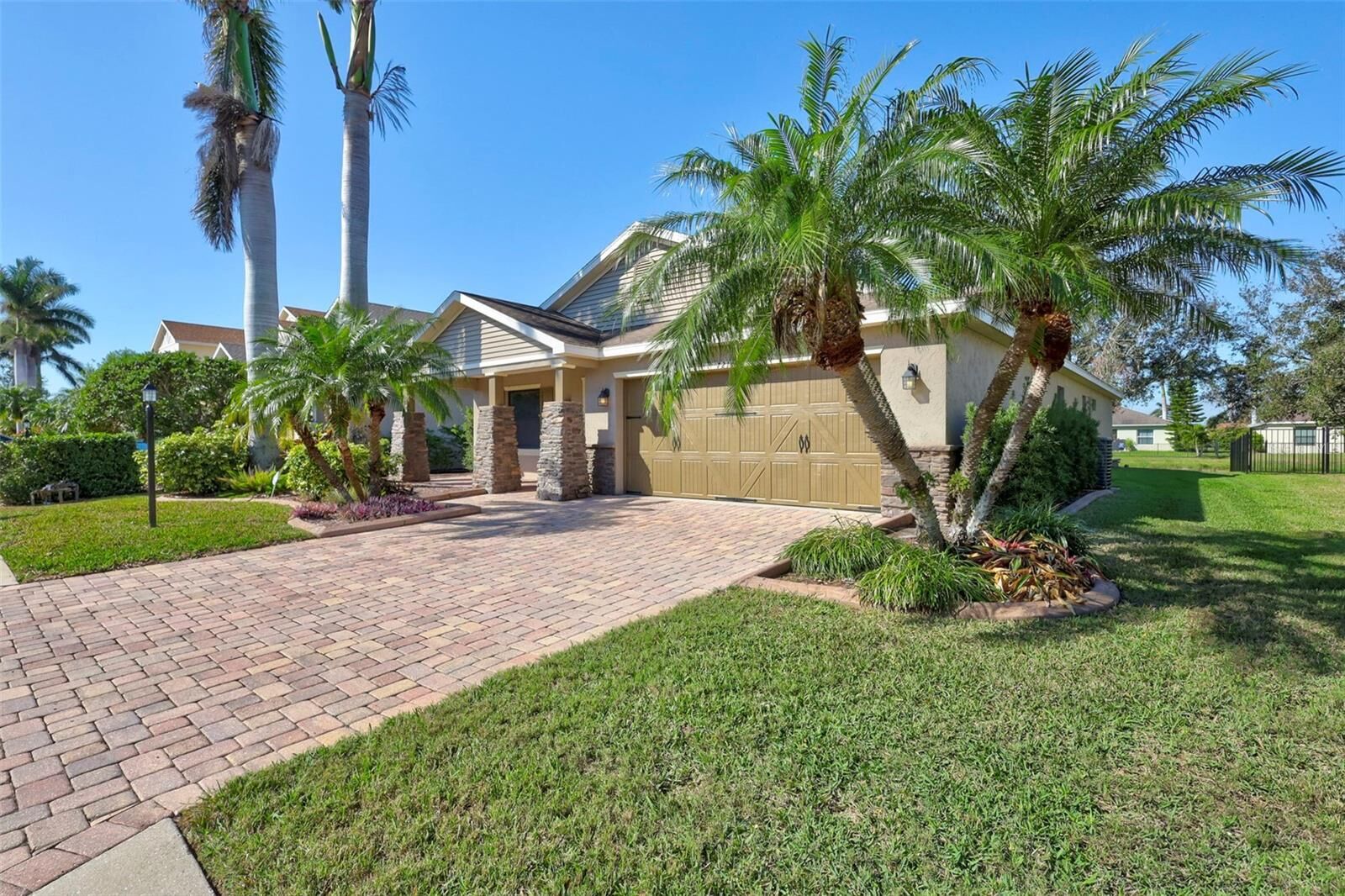 Property Photo:  7214 35th Lane E  FL 34243 