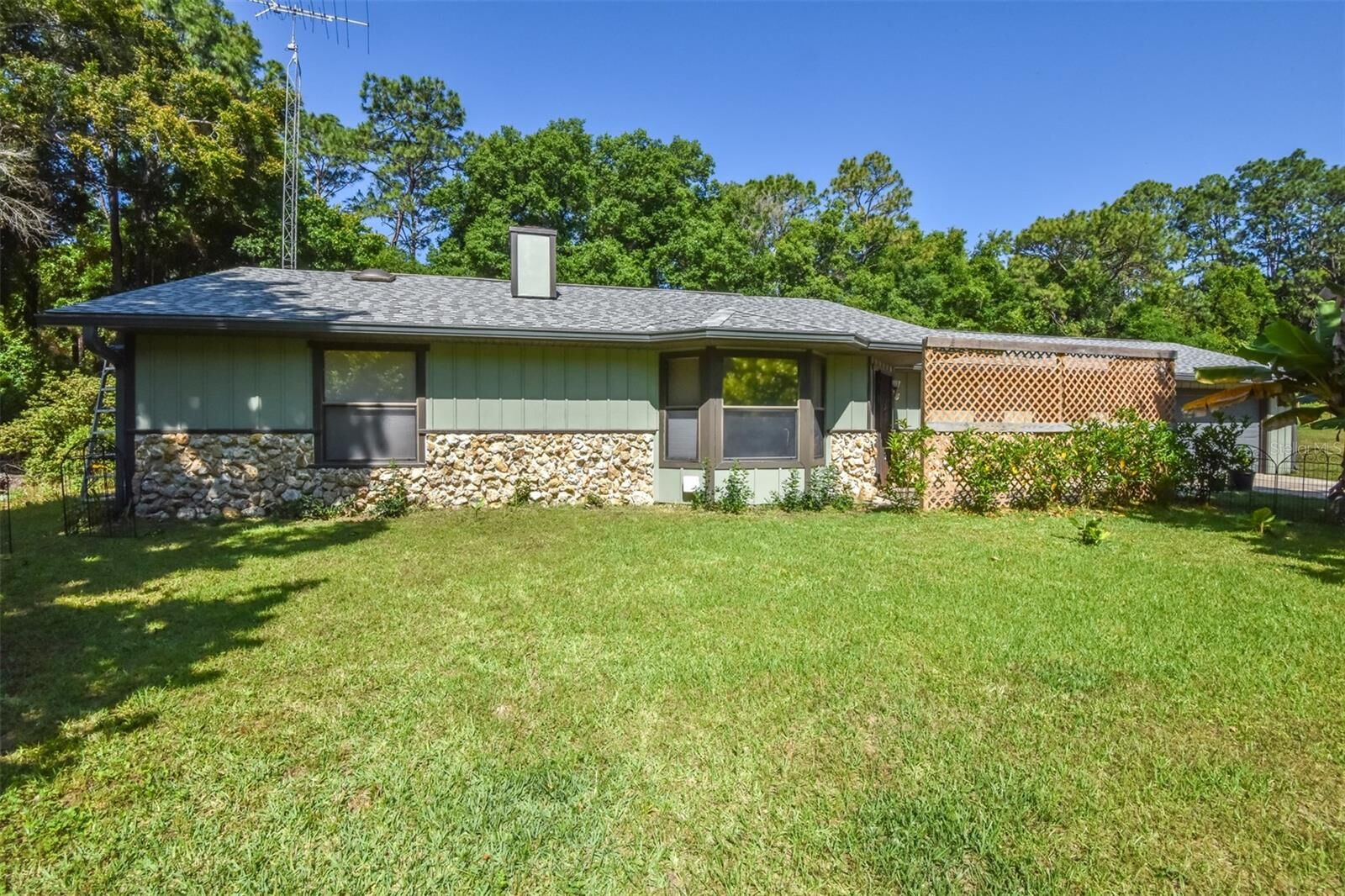 Property Photo: 803 Crestwood Avenue FL 34453
