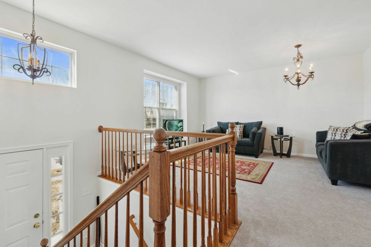 Property Photo:  252 Cassidy Lane  IL 60124 