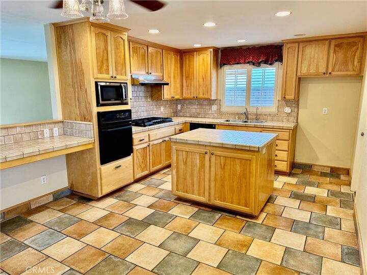 Property Photo:  128 Paddock Avenue  CA 93449 