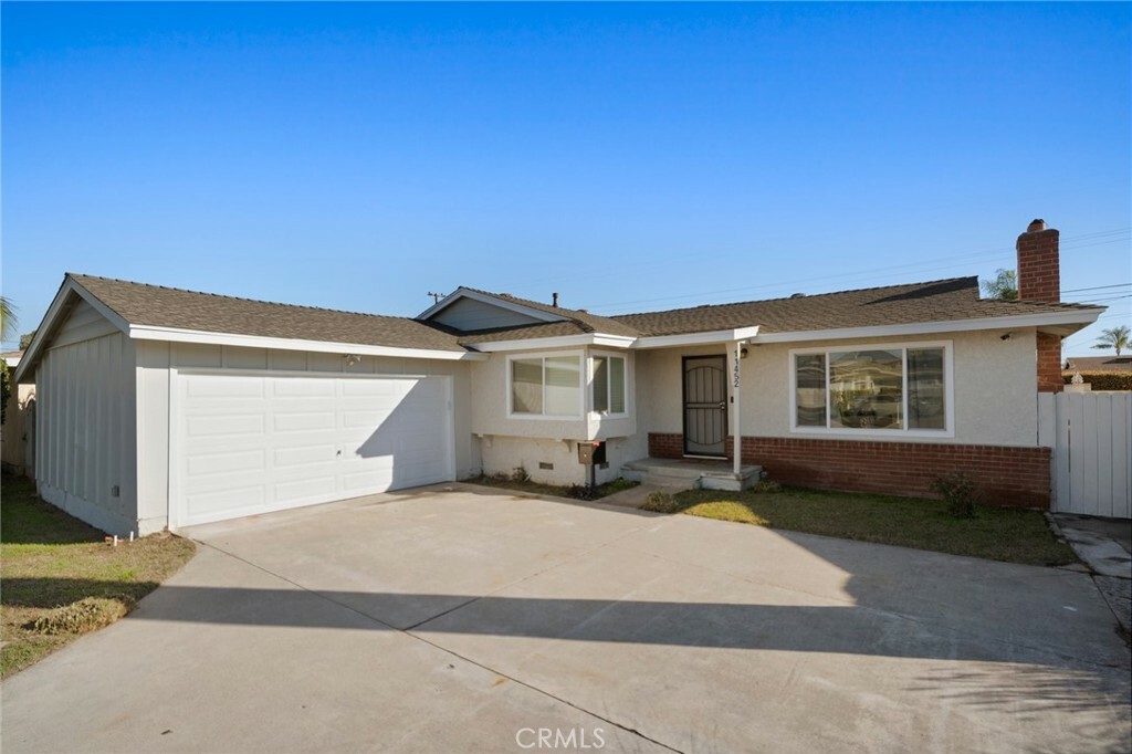 Property Photo:  11452 Presidio Way  CA 92840 