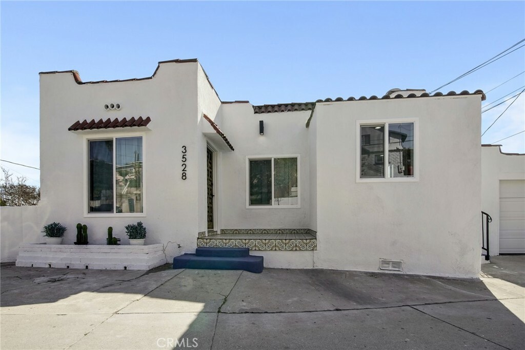 Property Photo:  479 N.townsend Avenue  CA 90063 