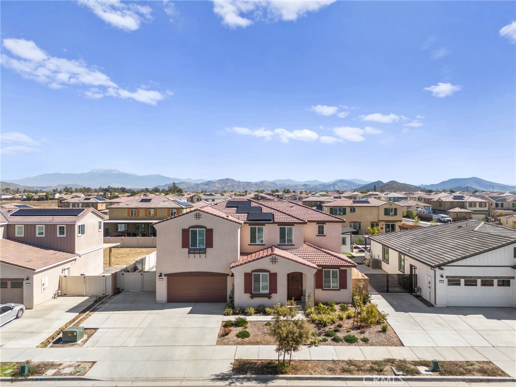 Property Photo: 32866 Eastbourne Court CA 92584
