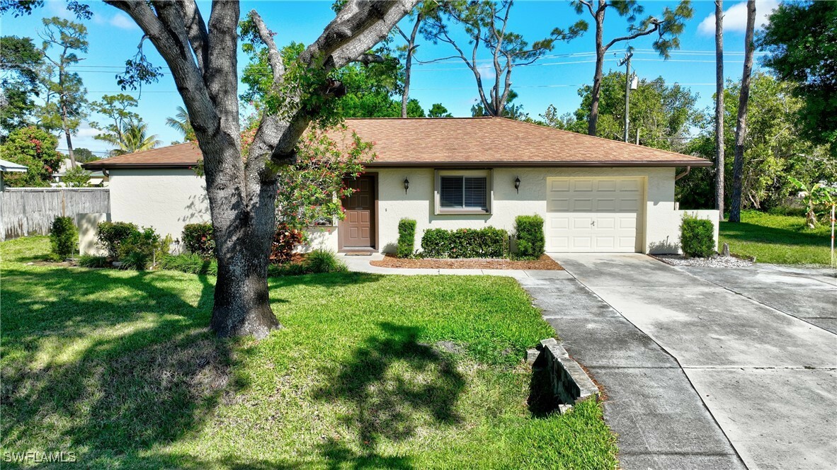 Property Photo:  2281 Aldridge Avenue  FL 33907 