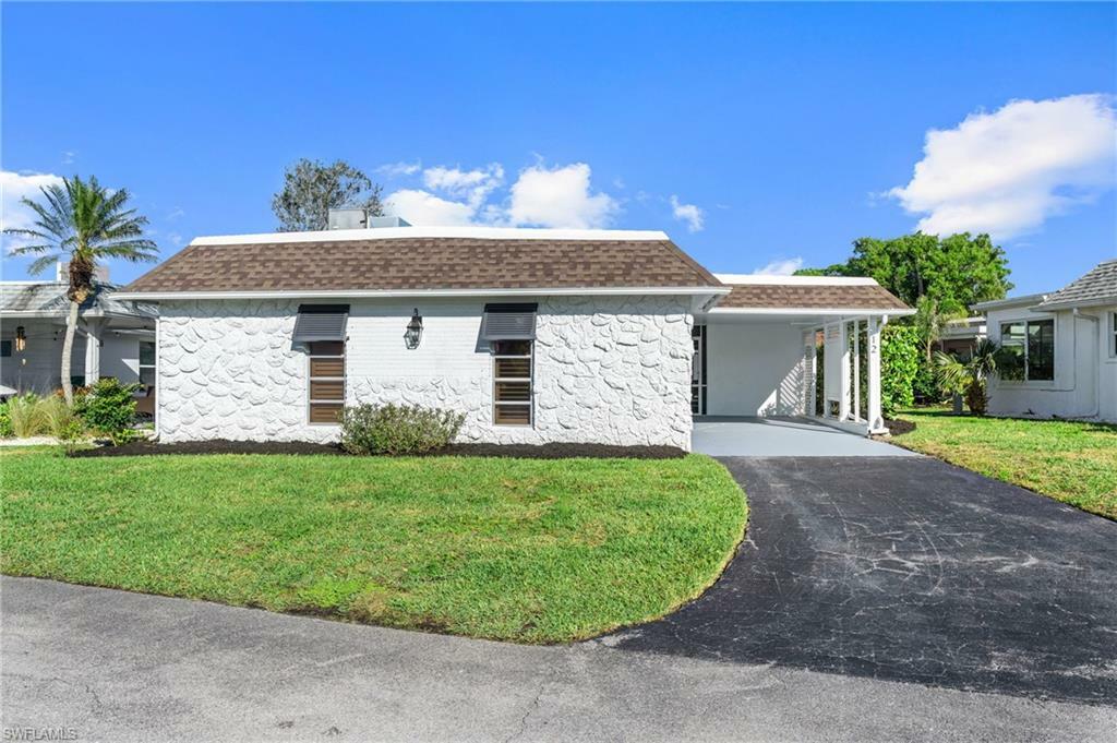 Property Photo: 12 Hackney Ln FL 34112