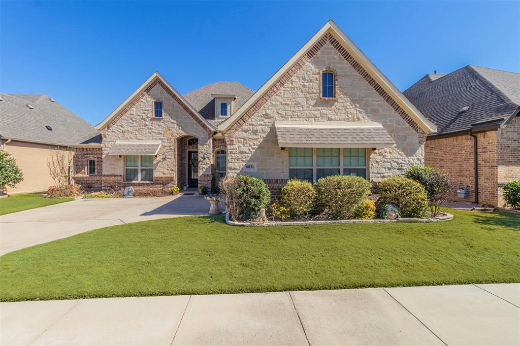 Property Photo:  6821 Clayton Nicholas Court  TX 76001 